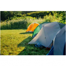 Zomer, creatieve kampen en speelhuizen