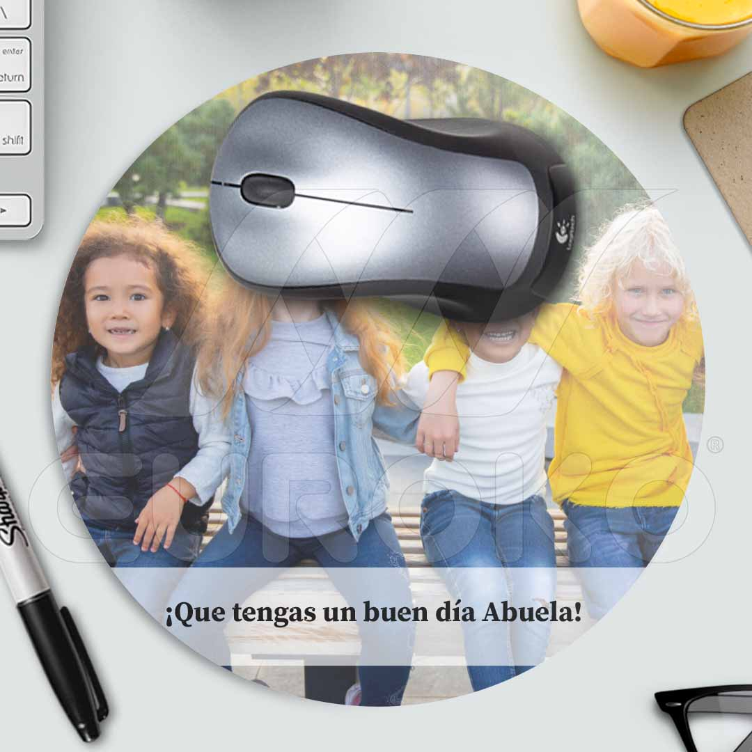 Créez un cadeau personnalisé mémorable avec vos photos préférées.