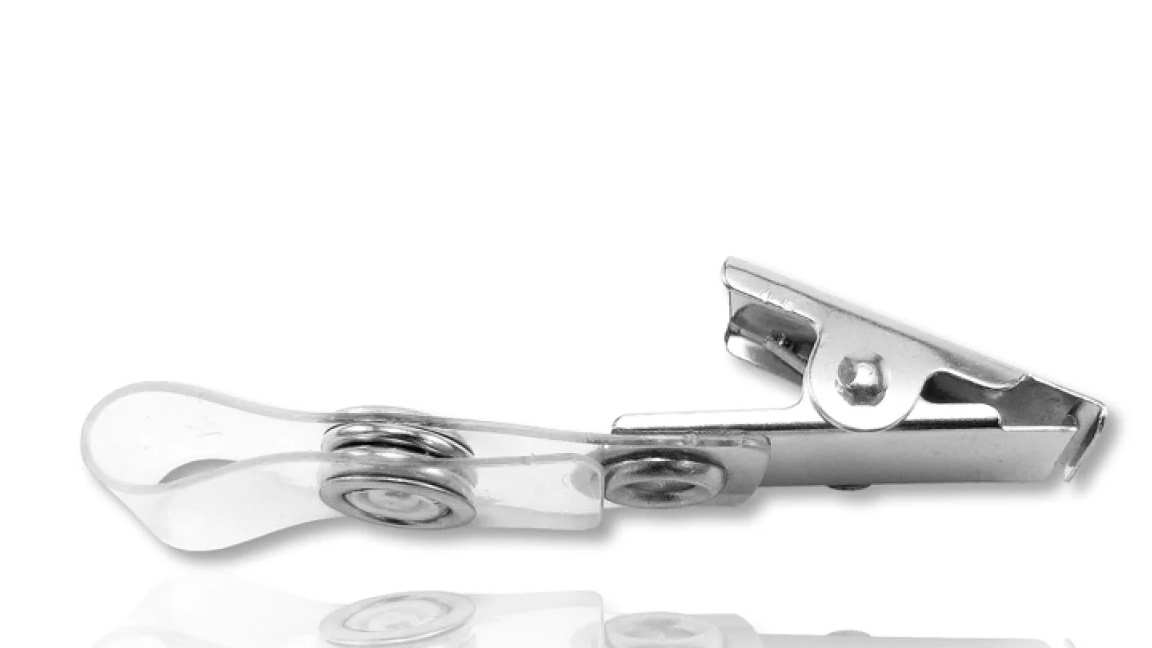 Stevige metalen klem met kunststof tanden voor veilige grip.