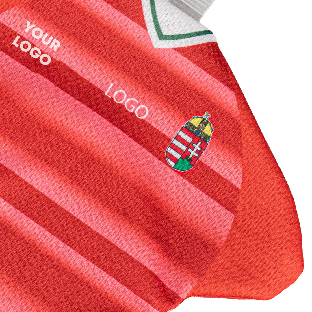 Volledig personaliseerbaar met je eigen logo's, namen en nummers.