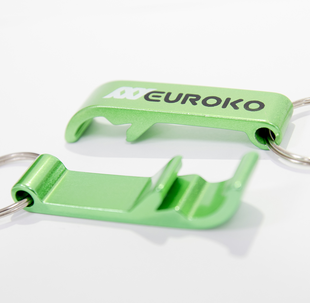 Personnalisez votre logo sur nos porte-clés en couleurs vives.
