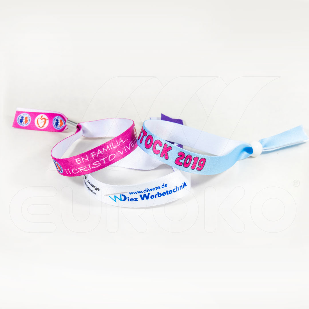 Choisissez parmi 10 types de fermetures pour votre événement.