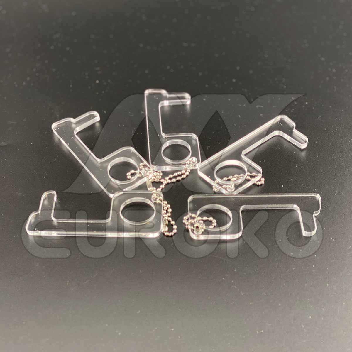 Compact et léger, toujours accessible grâce à sa chaînette porte-clés.