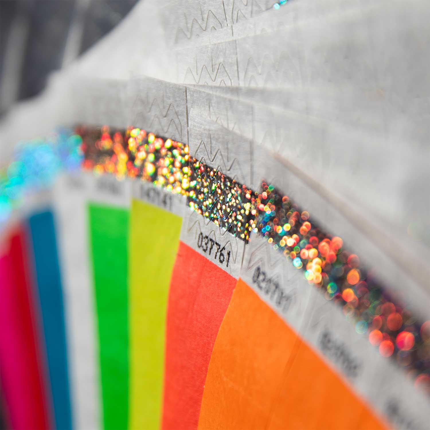 Kies uit 9 levendige kleuren, inclusief zes opvallende neon opties.