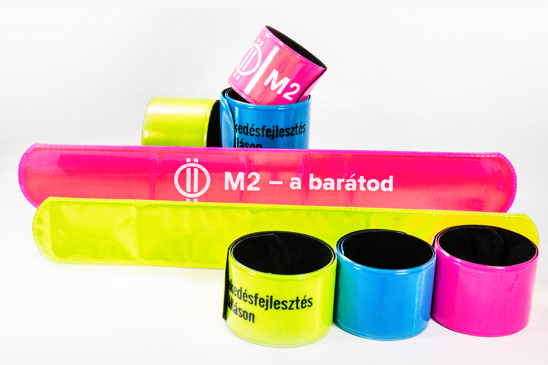 Verkrijgbaar in vier opvallende neon kleuren voor maximale zichtbaarheid.