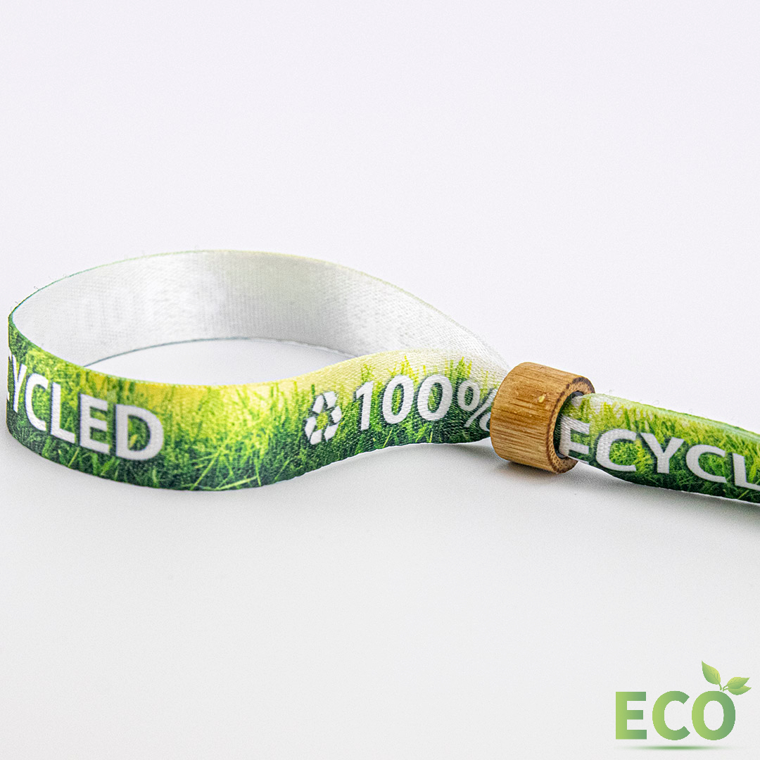Bracelets 100% recyclés avec fermeture bambou biodégradable.