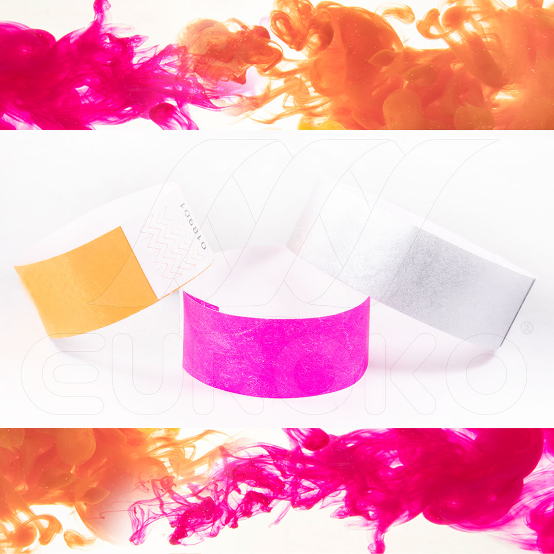 Découvrez la texture fibreuse unique du Tyvek, indéchirable et imperméable.