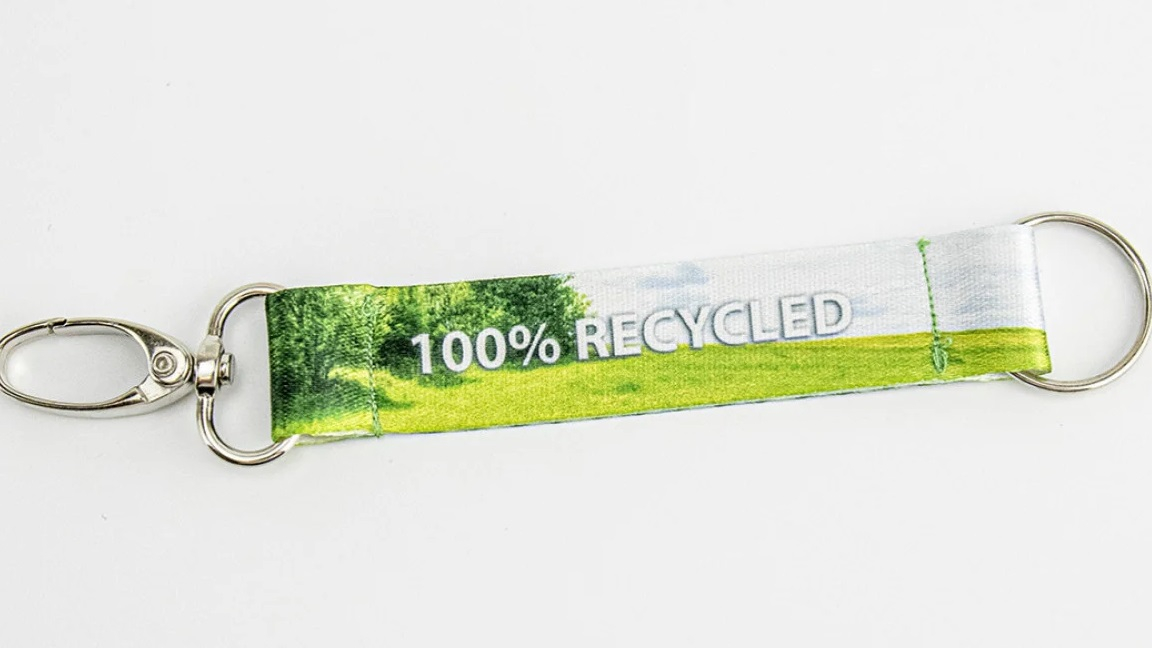 Anneau et mousqueton robustes pour un usage polyvalent au quotidien.