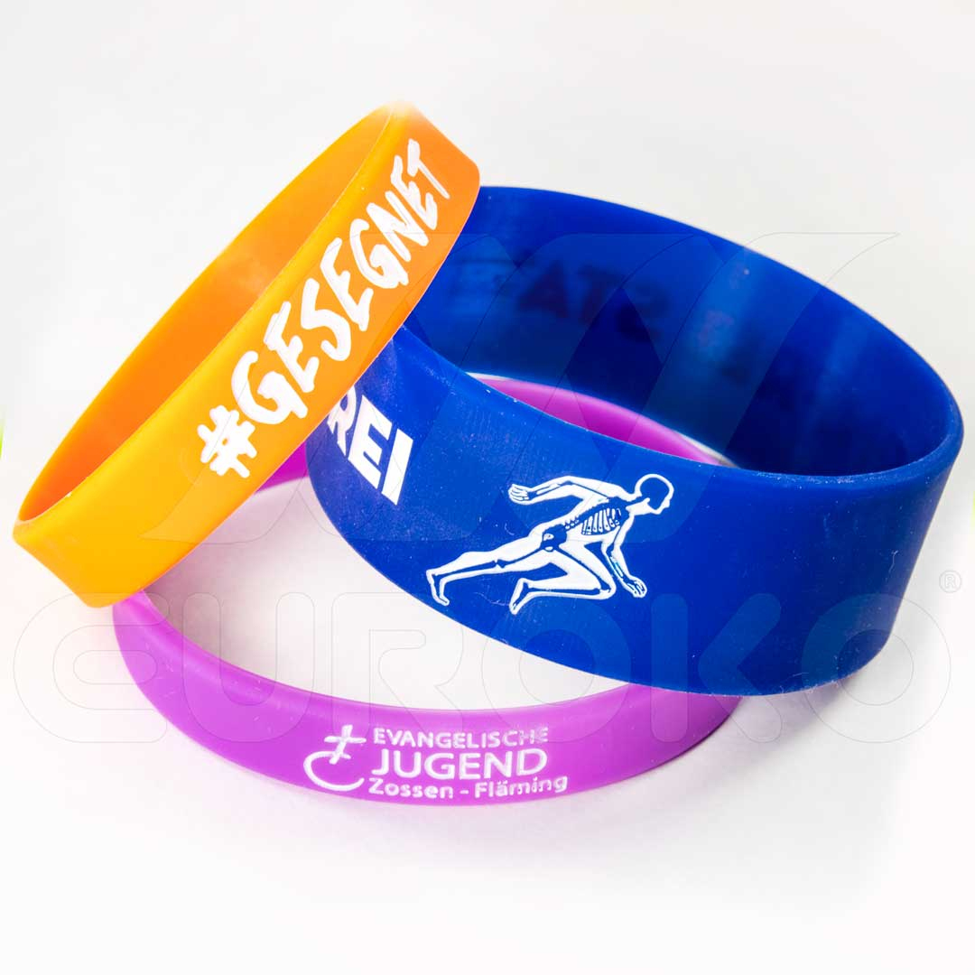 Disponibles en plusieurs tailles pour s'adapter à tous les poignets.