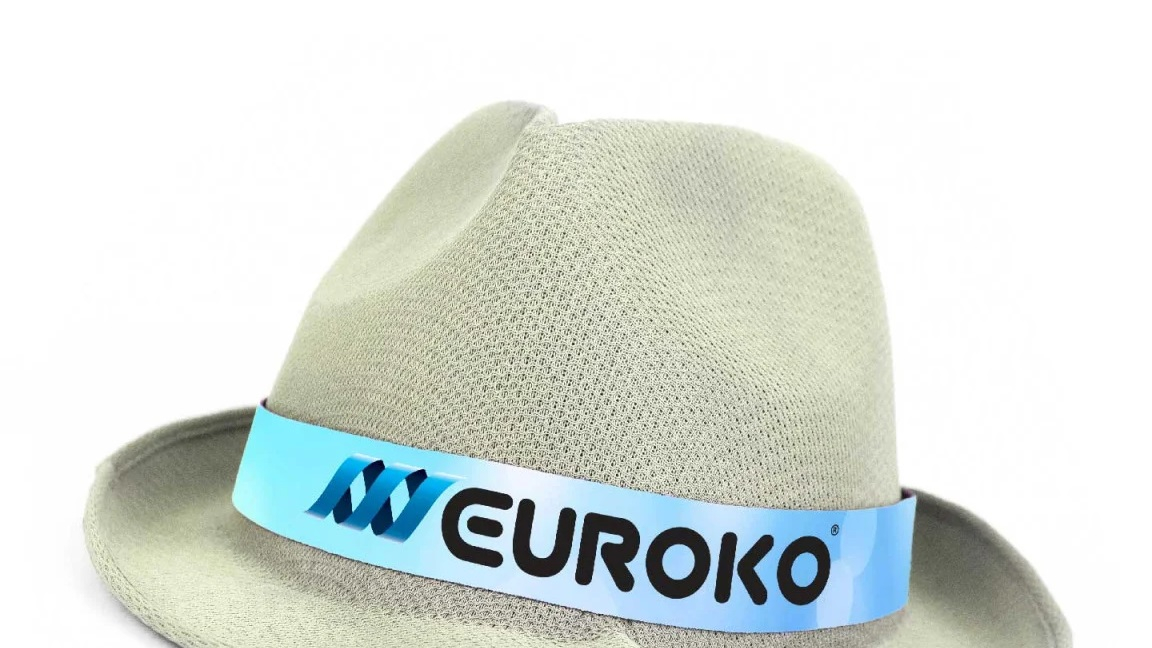 Hoogwaardig polyester satijn met luxueuze glans en duurzaamheid.