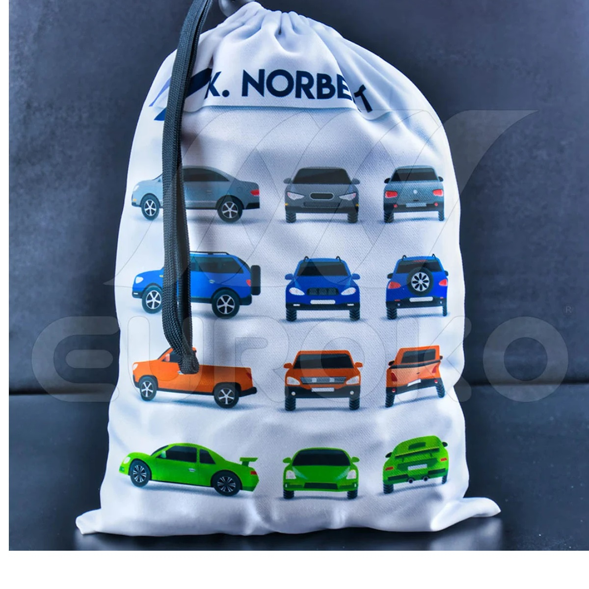 Personaliseer met foto's, namen en kleurrijke ontwerpen naar keuze.