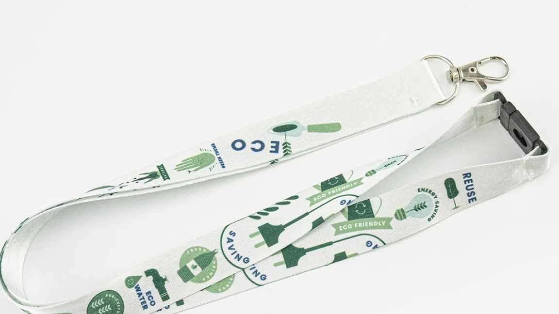 Clip de sécurité breakaway noir pour une protection optimale au travail.