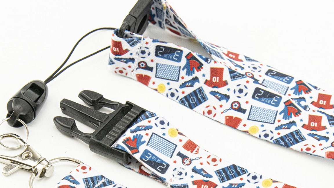 Design football vibrant prêt à être expédié immédiatement.