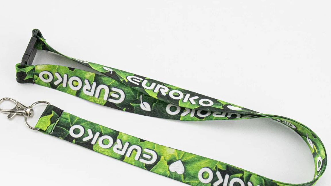 Matériau RPET recyclé avec impression éclatante et finition satinée.