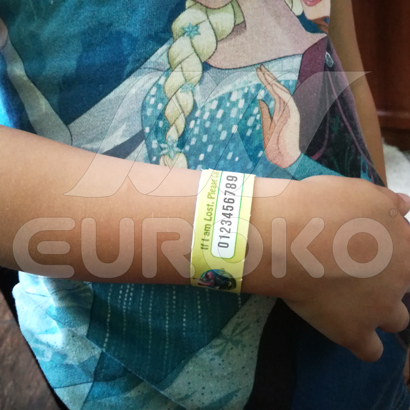 Waterdicht Tyvek materiaal houdt identificatie leesbaar in elk weer.