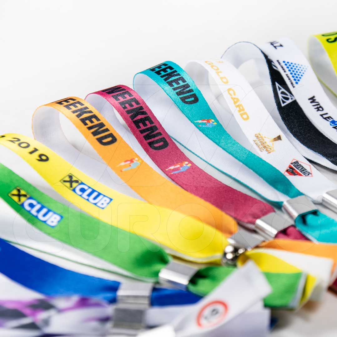 Duurzame festivalbandjes voor meerdaagse evenementen.