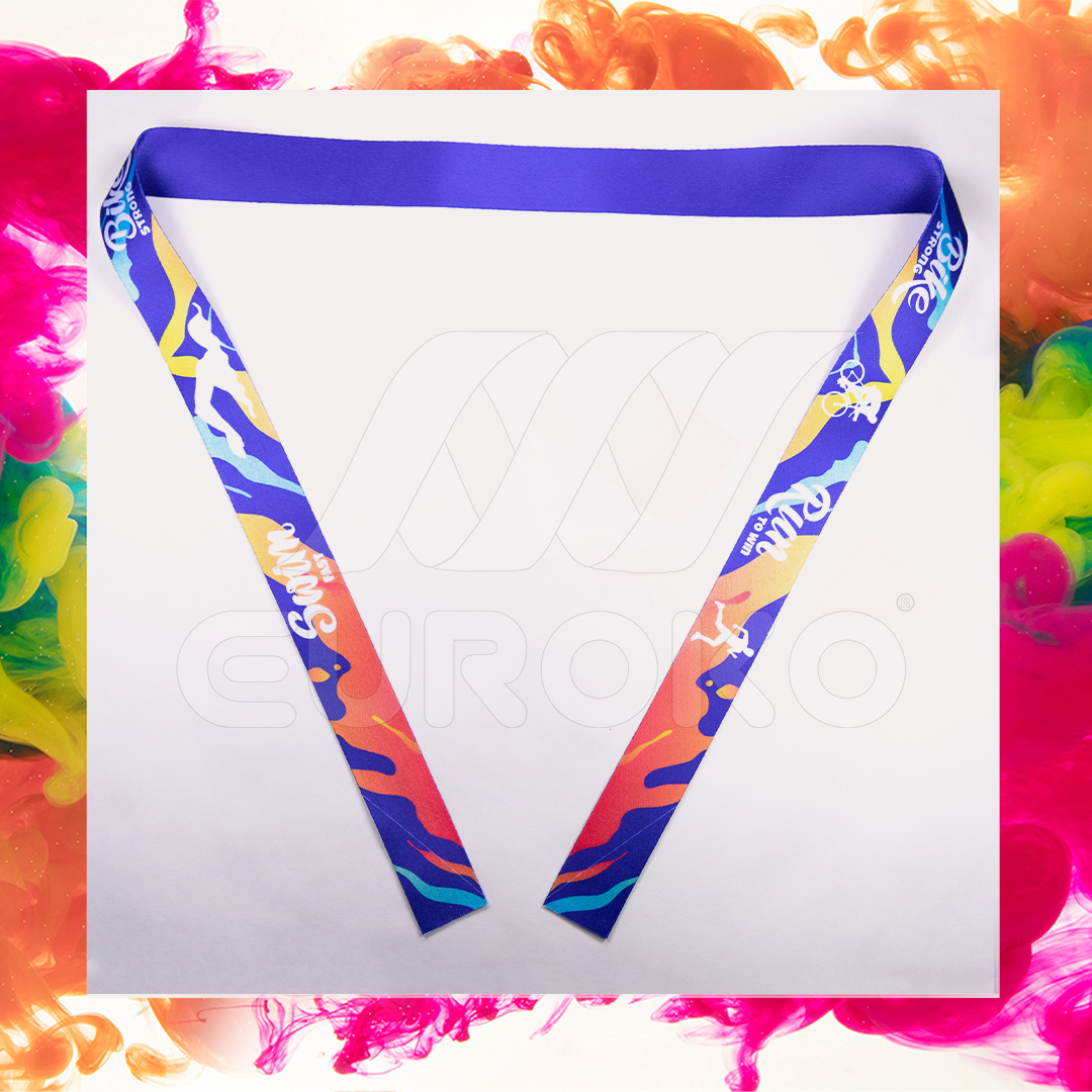 Levendige full-colour bedrukking op glanzend satijn polyester.