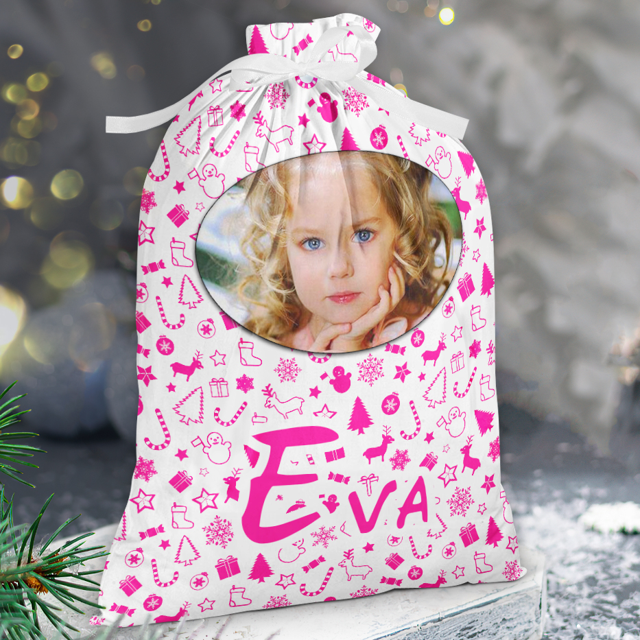 Un cadeau double plaisir : le sac personnalisé et son contenu précieux.