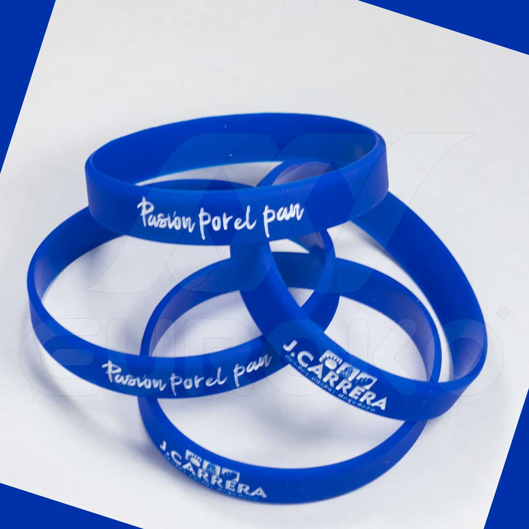 Disponibles en plusieurs tailles et largeurs pour tous les poignets.