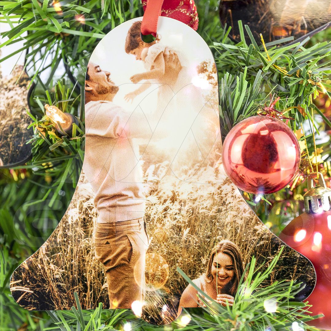 Direct ophangklaar met inclusief rood lint voor jouw kerstboom.