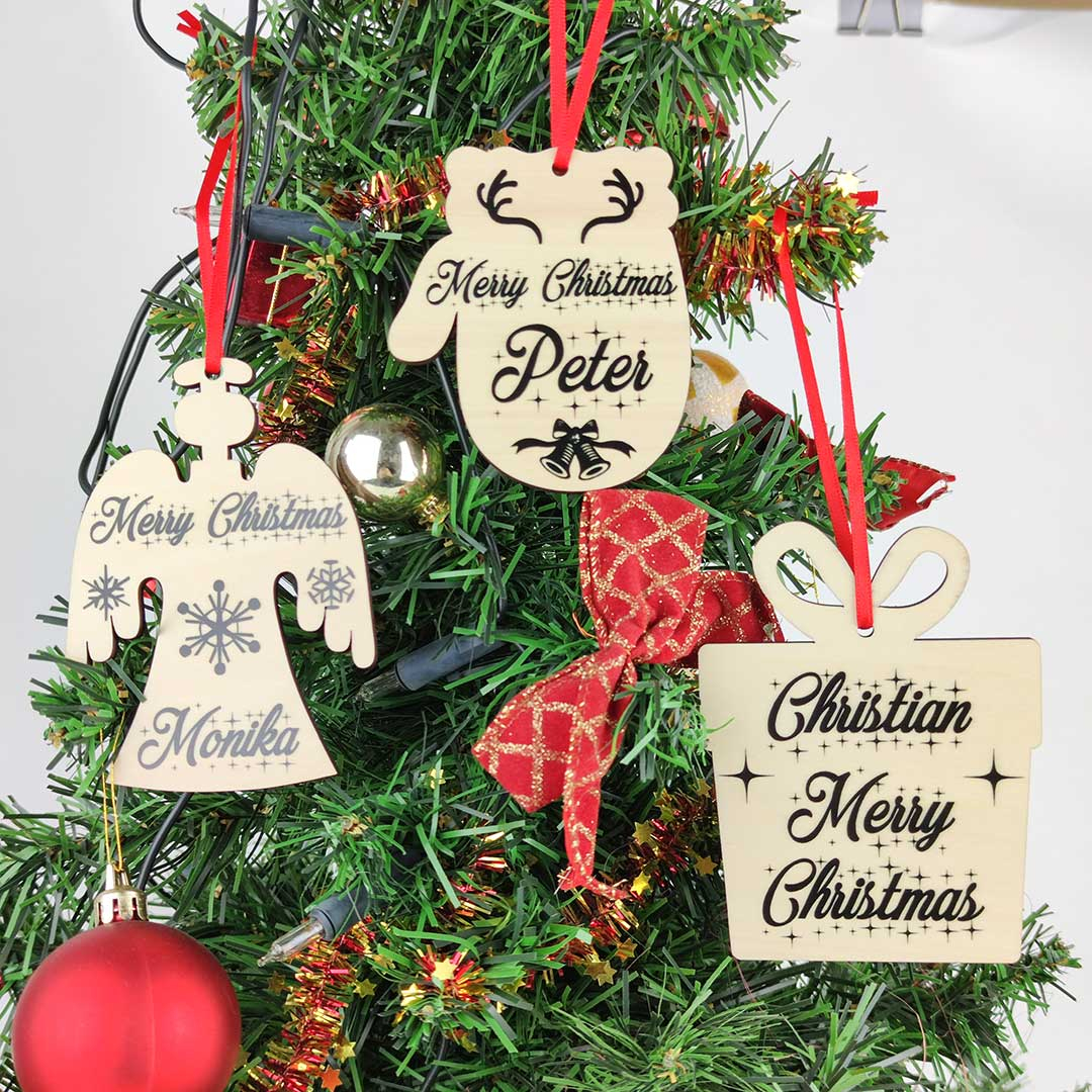 Ideaal relatiegeschenk: gepersonaliseerde kersthangers voor iedereen.